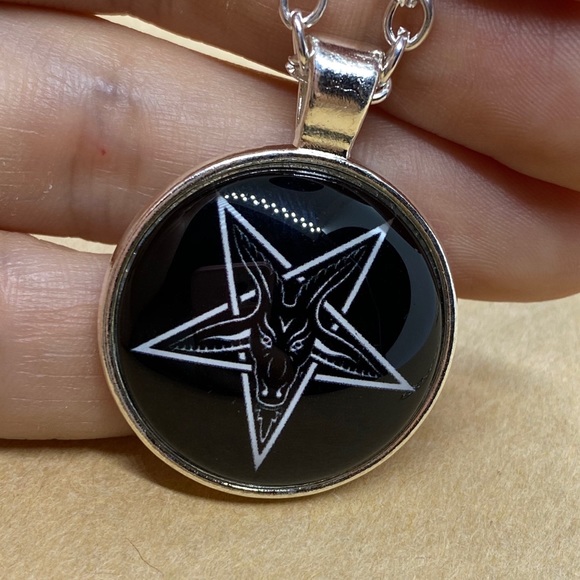 Sigil of Baphomet circular pendant silver necklace - Picture 3 of 7